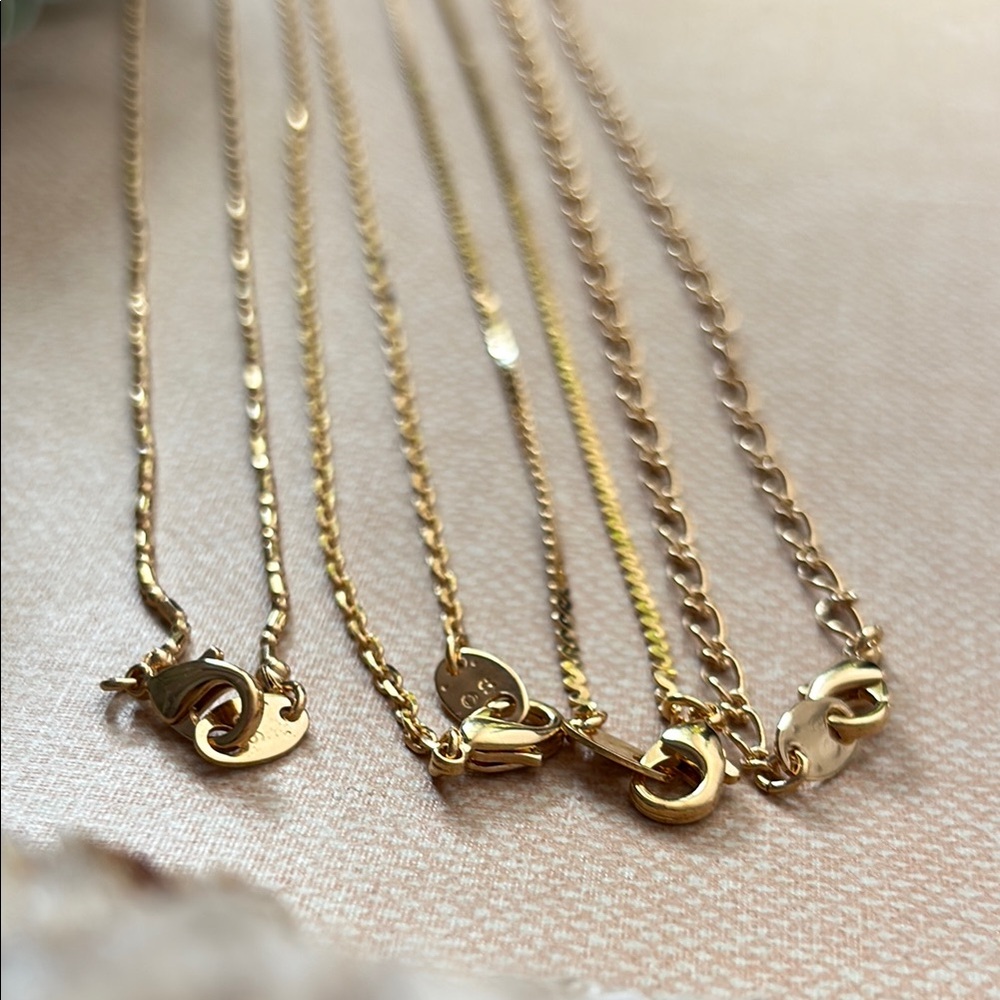 Vintage Avon 90s Gold Layered 18-22” Necklace Set Bundle of 4 Chains 18 NIB - Picture 9 of 12